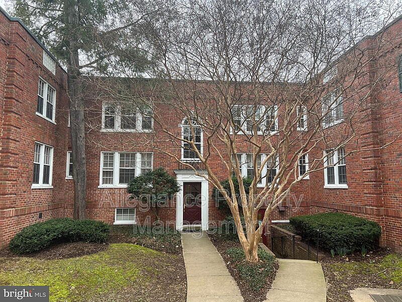 1st image of 1808 Queens Ln #212