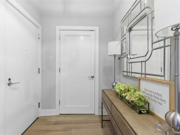 100 Garvies Point Road #1025, Glen Cove, NY 11542