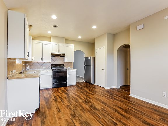 5th image of 20519 Avery Grove Ct