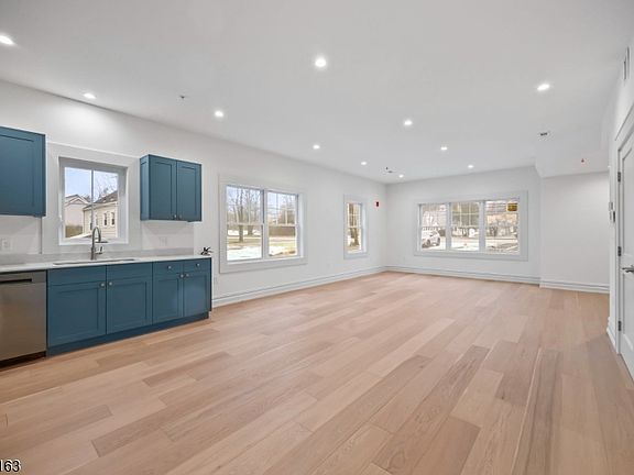 5th image of 1209 Littleton Rd #A