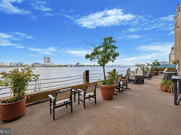 5th image of 7 N Christopher Columbus Blvd #219