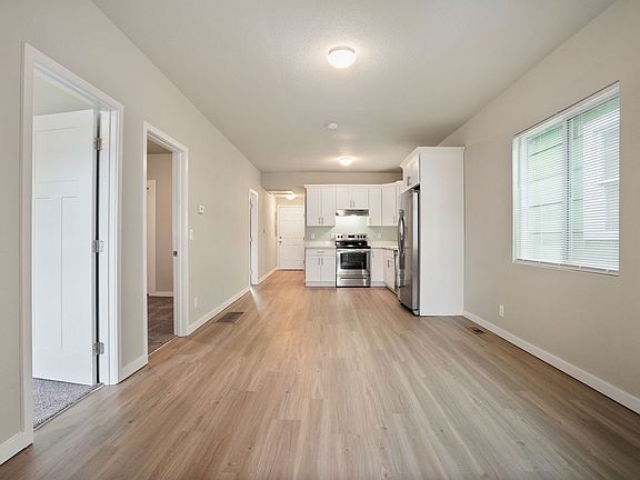 3rd image of 2617 W Marine View Dr