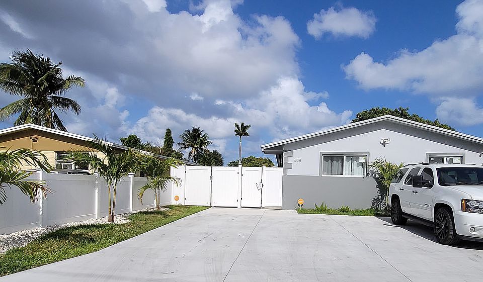 1st image of 608 NW 4th Ave #1-2