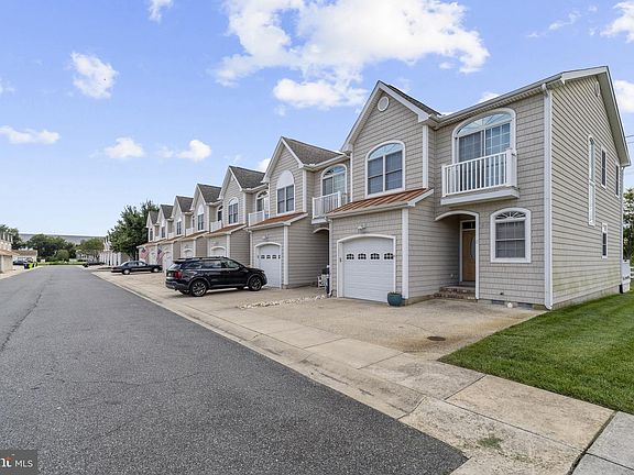 2nd image of 38400 Grand Ave #3G