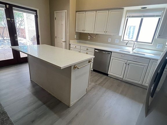 5th image of 3233 W Orbison St