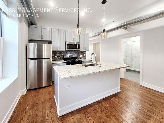 2nd image of 1444 W Erie St APT 2C