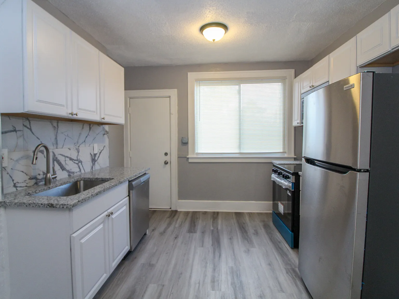 2 bed, 900 sqft, $1,250 — Photo 2