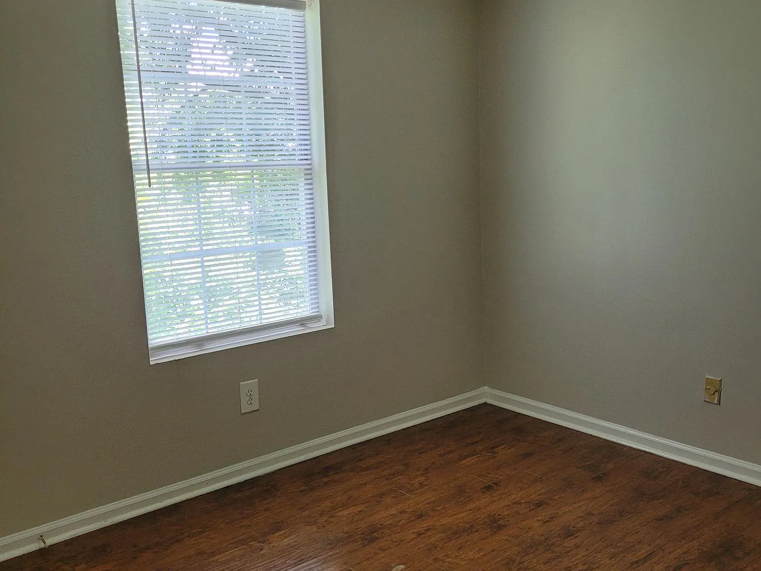 4220 Craig Ave — Photo 4