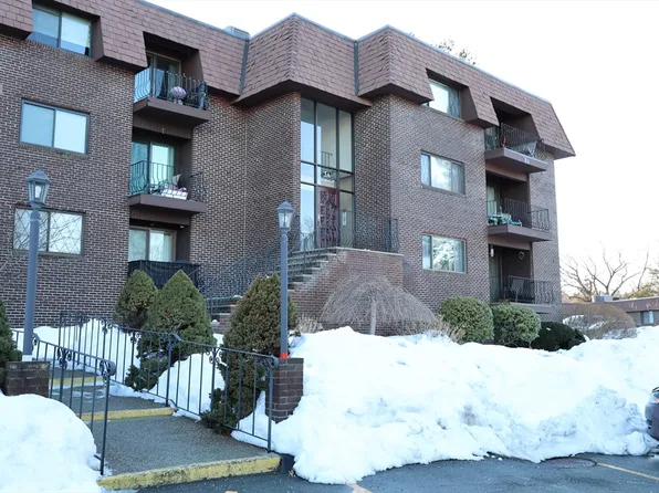 5 Thomas St Unit P8, Saugus, MA 01906