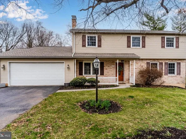 613 Fairway Dr, Camp Hill, PA 17011
