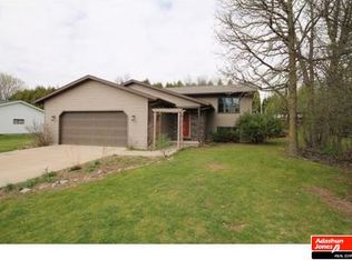 3136 Scenic Dr, Oshkosh, WI 54904