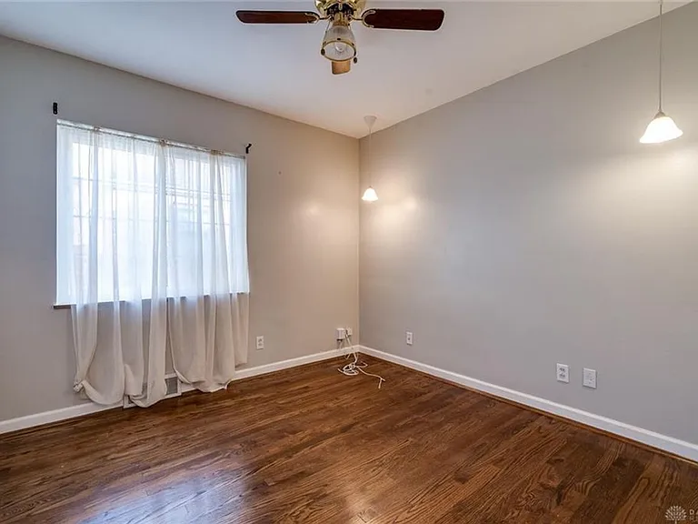 314 Beverly Pl — Photo 23