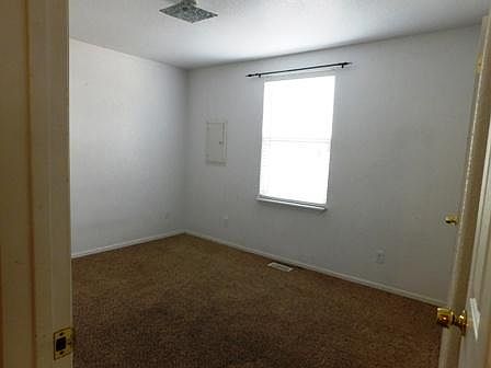 5th image of 1005 E 1st St