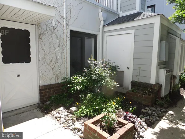1750 Oakwood Ter #8F, Narberth, PA 19072