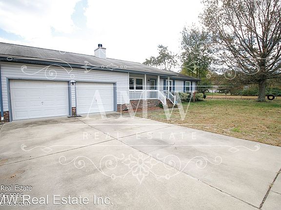 2nd image of 104 Lakepoint Ct