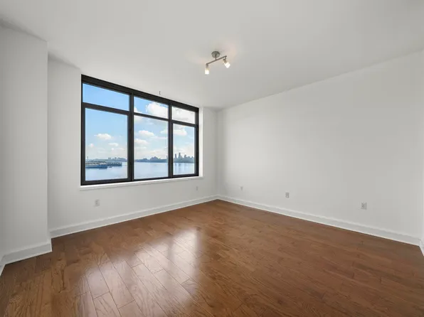 8100 River Road image 14 of 17