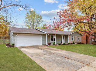 132 Lake Ridge Dr, Saint Peters, MO 63376