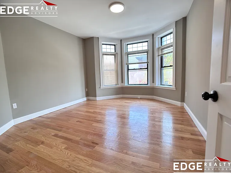 1914 Beacon St #1 — Photo 8