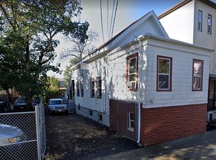 44 Heard St, Chelsea, MA 02150