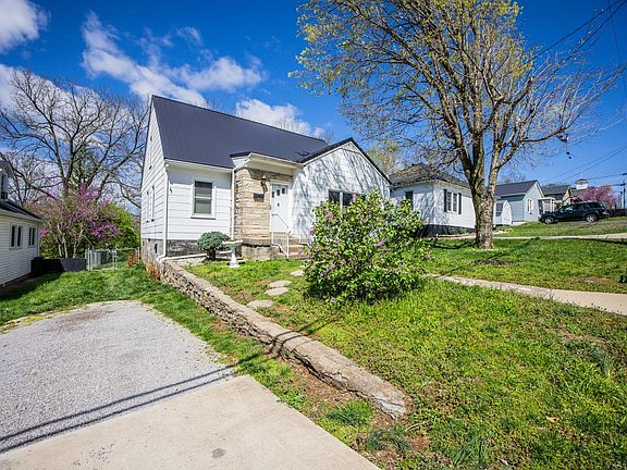2nd image of 505 S Elmarch Ave