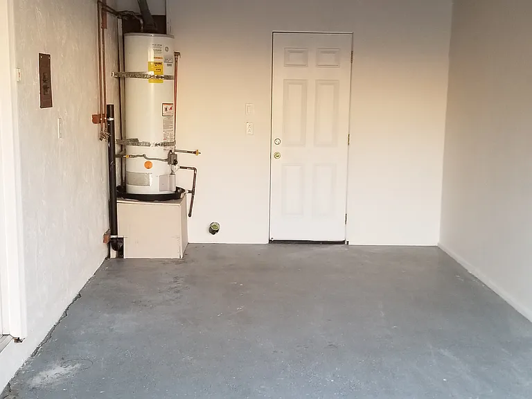 Garage NEXT to the Kitchen, Washer and dryer hook ups