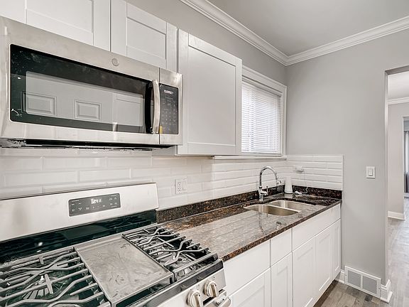 3rd image of 6049 S Wolcott Ave