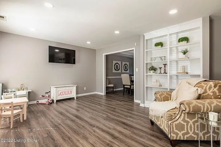 5212 Charlbury Ct — Photo 3