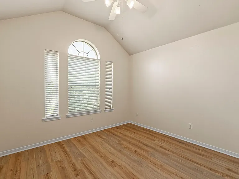 1501 Catherine Ct — Photo 20
