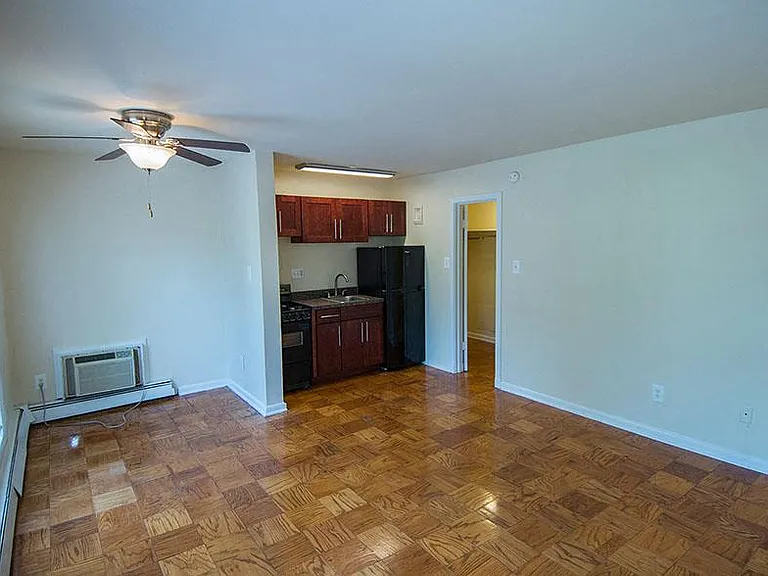 Dore Apartments — Photo 23