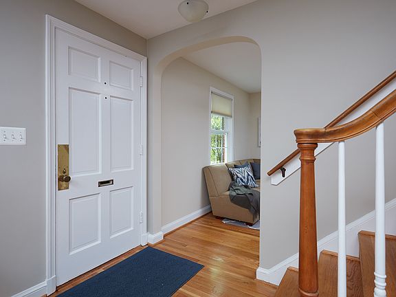 2nd image of 4325 Kentbury Dr