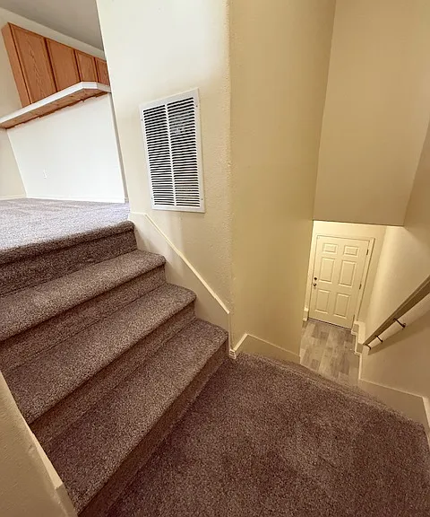 3921 SW 182nd Pl — Photo 3