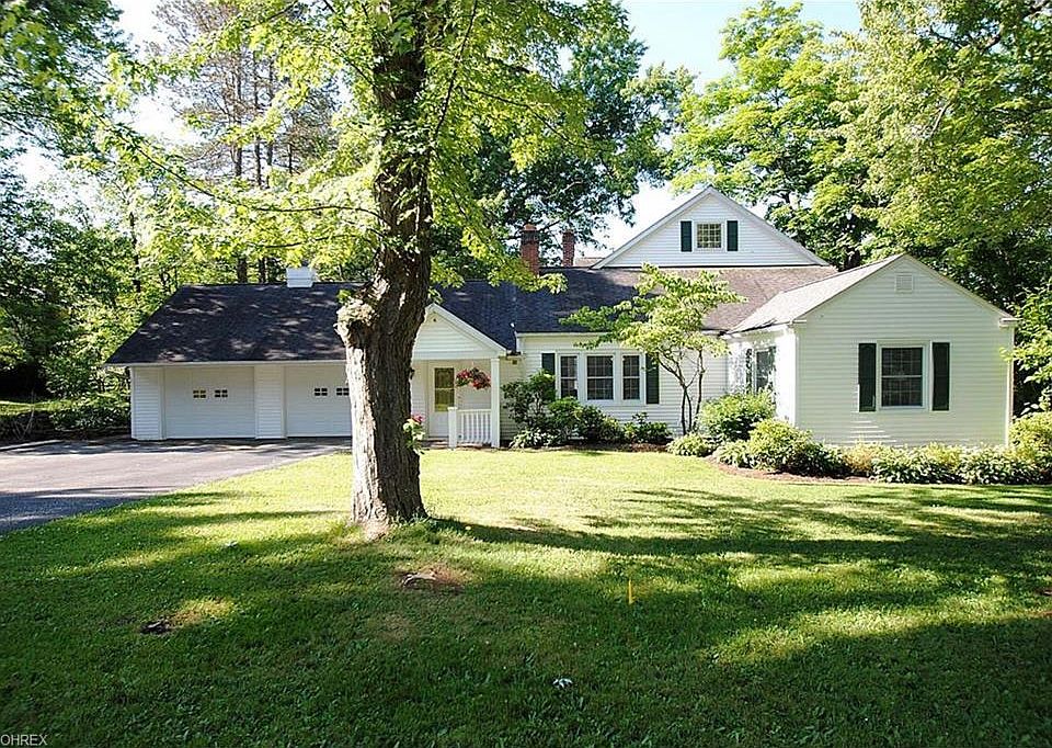 1st image of 95 Paw Paw Lake Dr