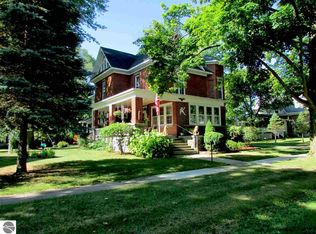 107 W Maple St, Shepherd, MI 48883