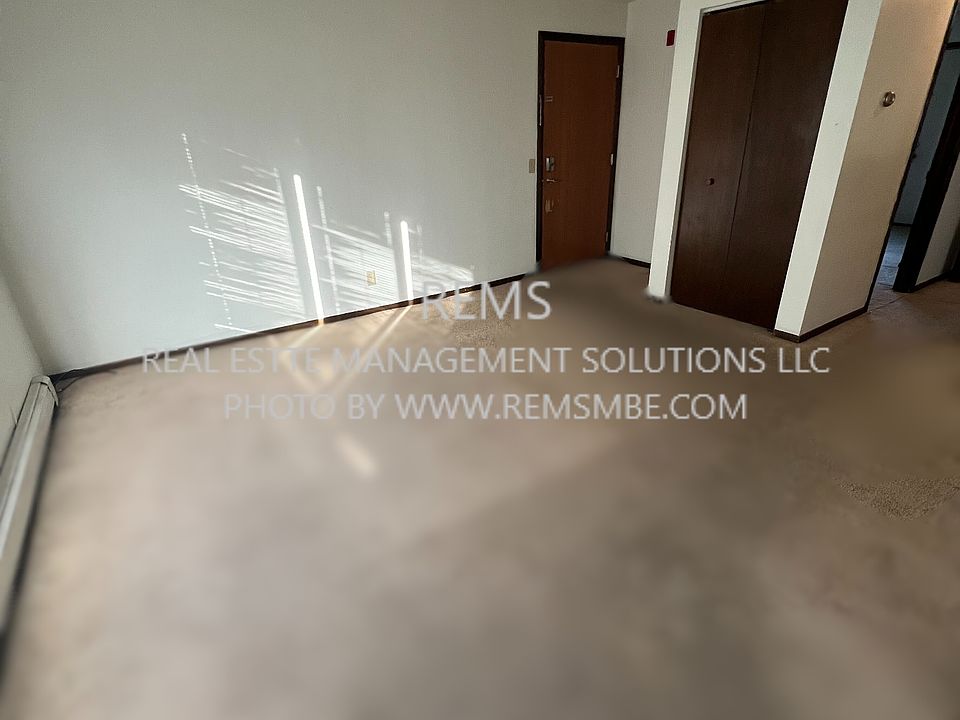 1st image of 1120 Grand Ave #4