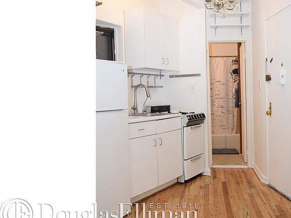 5th image of 205 E 89th St APT 3A