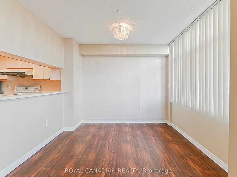 88 Alton Towers Cir #703 — Photo 13