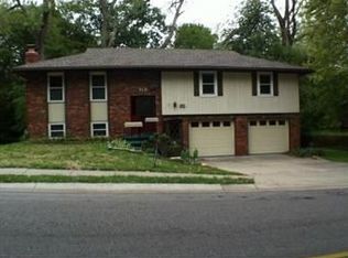 919 NW Valley Ln, Riverside, MO 64150