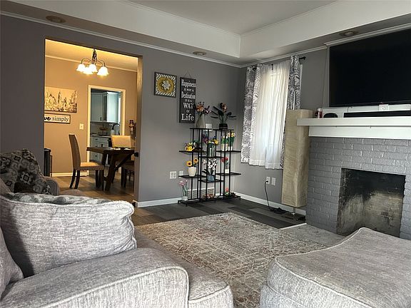 5th image of 3022 Washington Ave