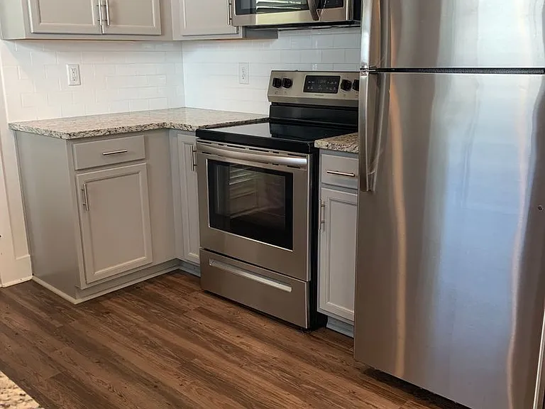 1285 Shades Ter — Photo 8