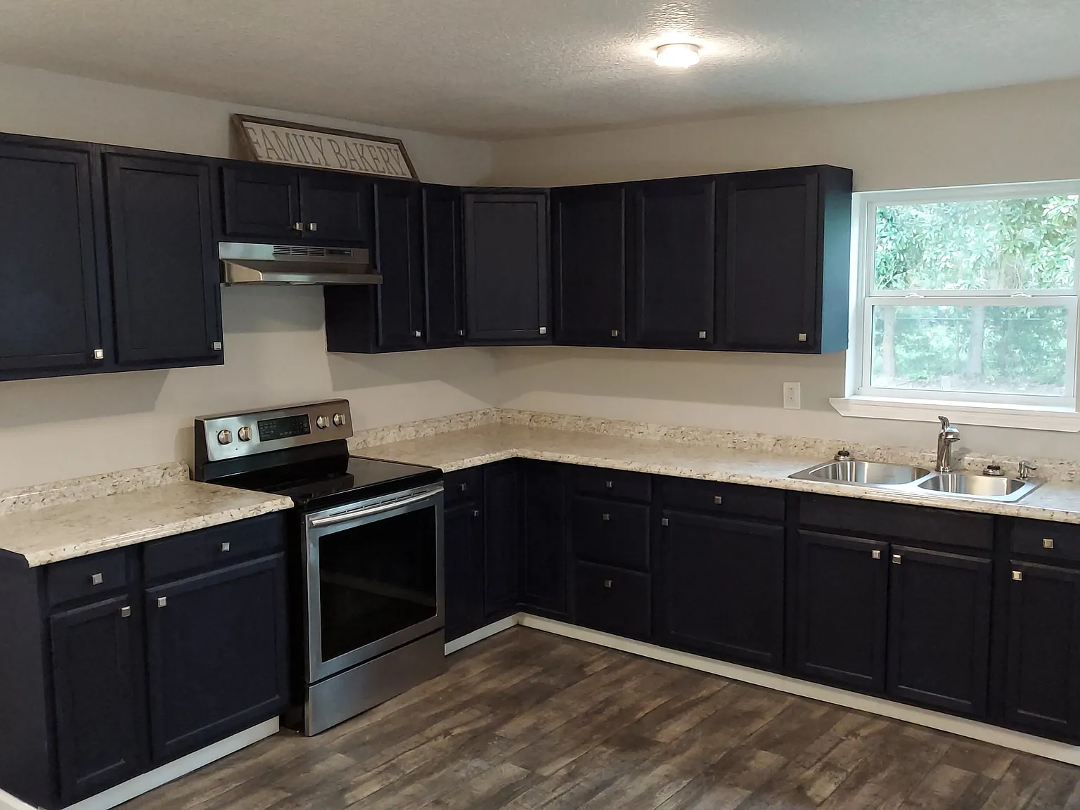 3 bed, 1280 sqft, $1,500 — Photo 4