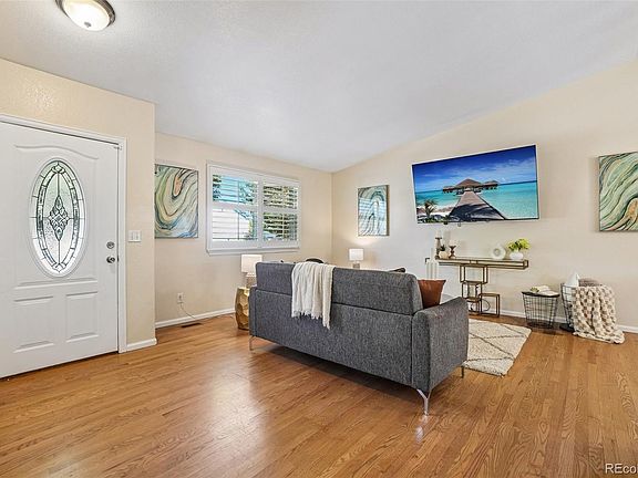 5th image of 304 Hawthorn Street