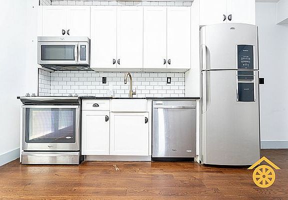 2nd image of 25 Brooklyn Ave #2D