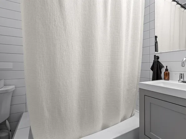 59-29 Linden Street image 20 of 22