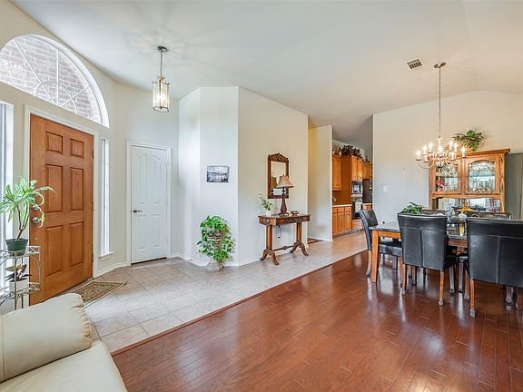 4th image of 5804 Silver Sage Ln