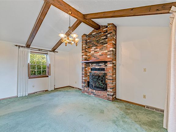 5th image of 10620 Farview Dr