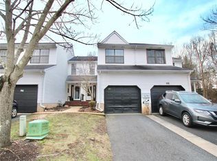 97 Chestnut Way #97, Manalapan, NJ 07726
