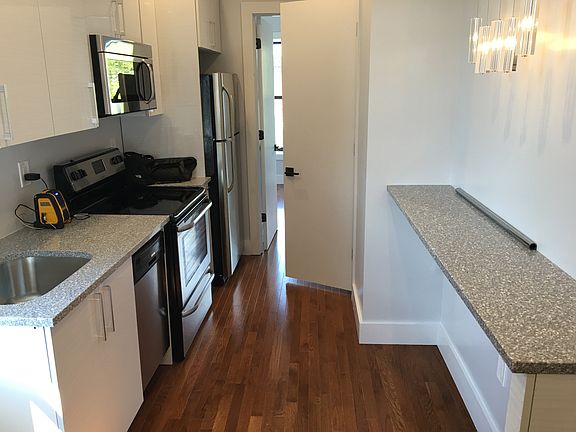 4th image of 82 Marion St #3A