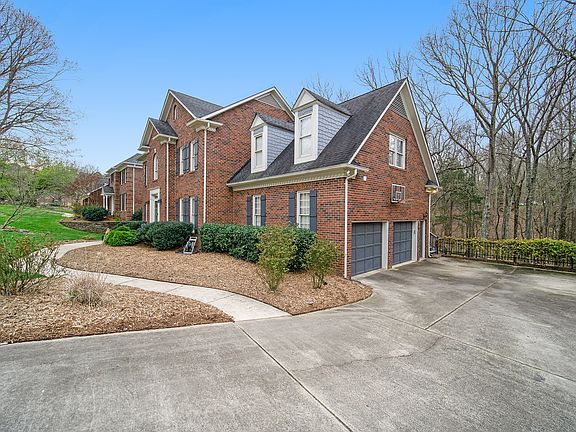 3rd image of 10417 Oak Pond Cres