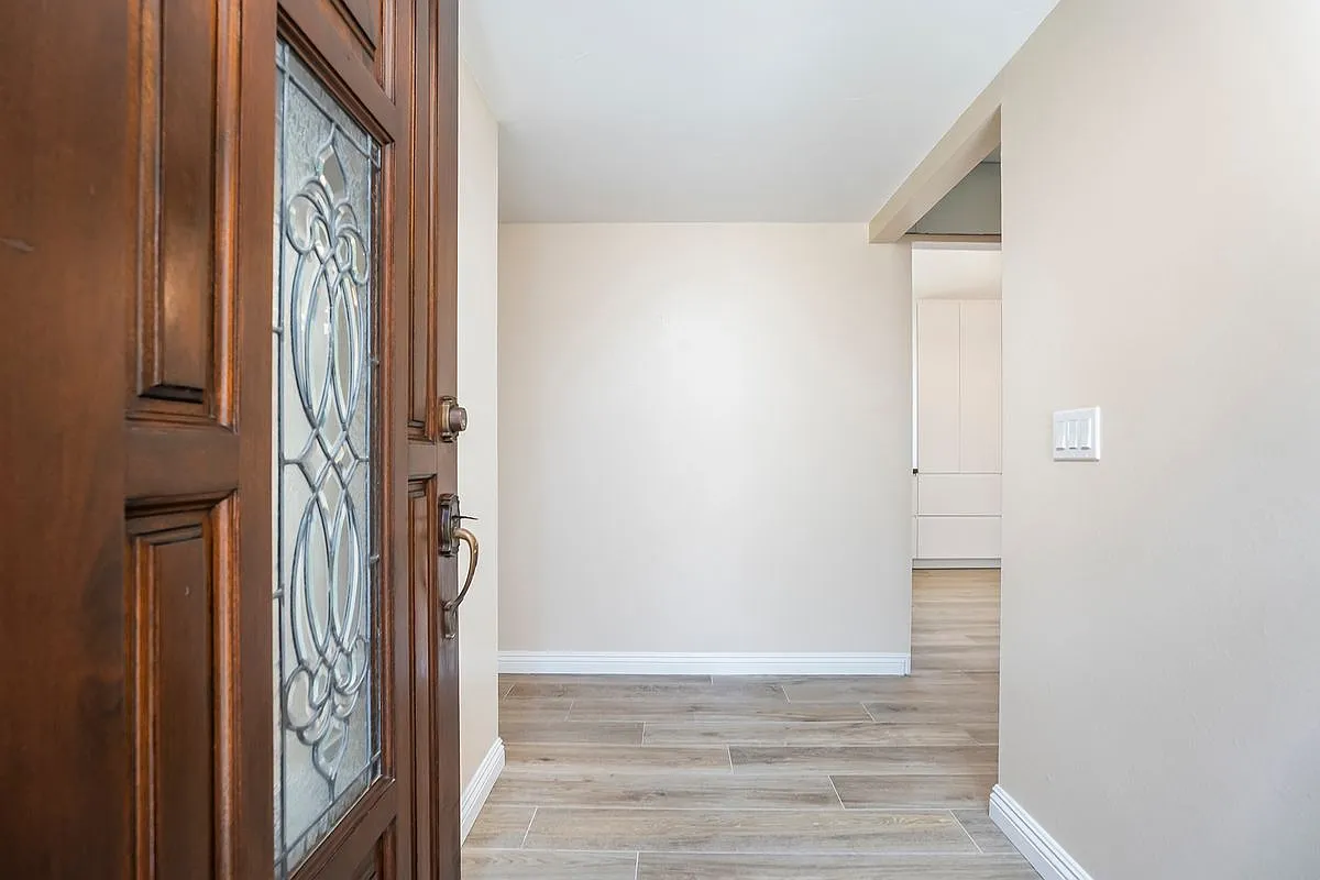 2 bed, 2.0 bath, 1431 sqft, $3,600 — Photo 3