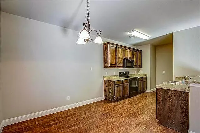 437 Canvas Ct — Photo 6